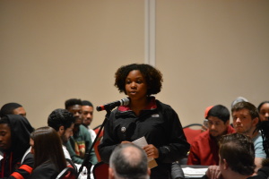 FSU student Jahree Sosa praised Lieutenant John Ralston for his service as an FSU Campus Police office. (TBL/Nick DeMichele)