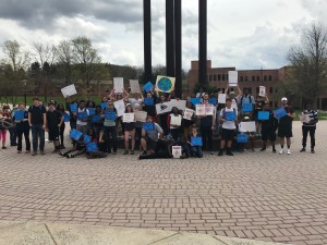 Group photo after the march in support of science. (TBL/Nicole Leighty)